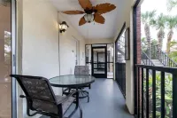 2 Br / 2 Ba 1st Floor Poolside Condo in Englewood /Manasota Key Fl Best Location Hoteles en Englewood