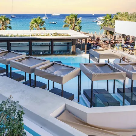 Mykonos Dove Beachfront Hotel Отели рядом с достопримечательностью «Пляж Платис-Гиалос»