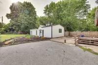 Springdale Vacation Rental ~ 9 Mi to Fayetteville!