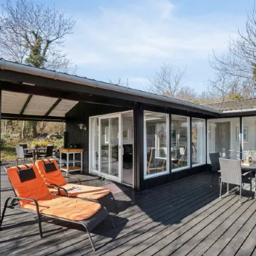 "Caren" - 75m from the sea