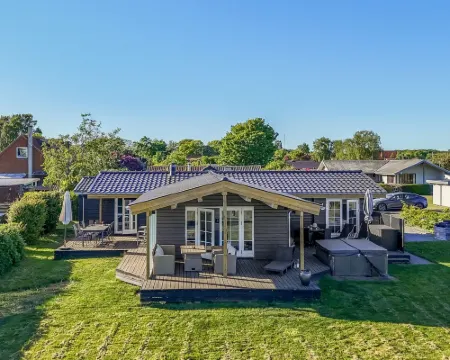 "Orsa" - 80m from the Sea Hoteles en Juelsminde