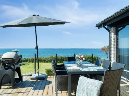 "Jovana" - 40m from the Sea Отели в г. Tranekaer