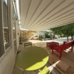 Follow the Sun Boutique Hostel - Pool, Breakfast & Sea Views - Kitchenette