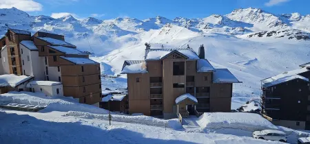 Apt au Cimes de Caron at the Foot of the Slopes