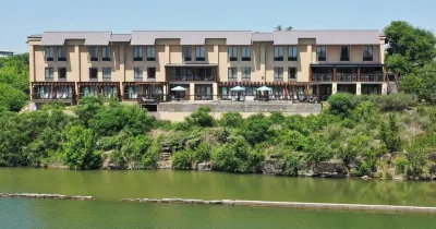 隱藏的瀑布旅館 Lake Lyndon B. Johnson附近的飯店