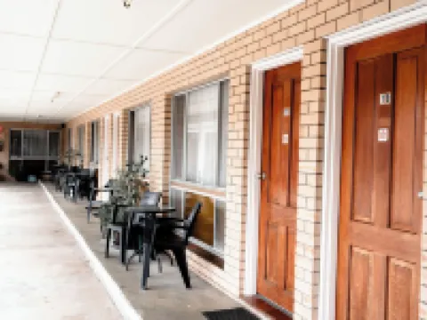 บั๊คคารู มอเตอร์ อินน์ โรงแรมในวอริก