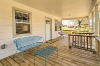 Charming Home w/ Porch: Walk to Greers Ferry Lake! - Интернет