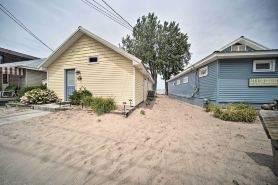 1 Mi to Presque Isle Waterfront Lake Erie Cottage