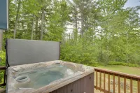 Bethel Chalet w/ Hot Tub: 3 Miles to Sunday River! - Wifi