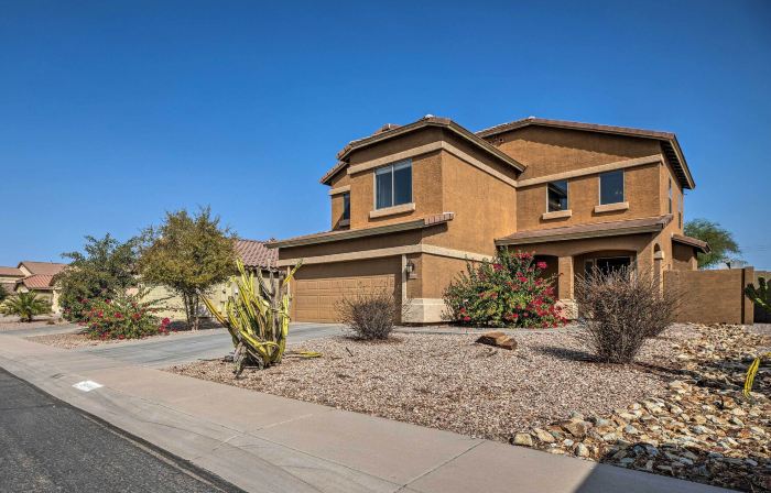 Maricopa Home w/ Outdoor Seating, 2 Mi to Golf!