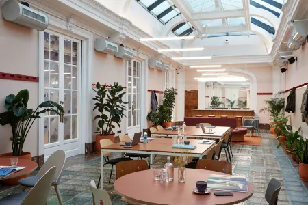 The Social Hub Madrid Отели рядом с достопримечательностью «Небоскреб "Испания"»