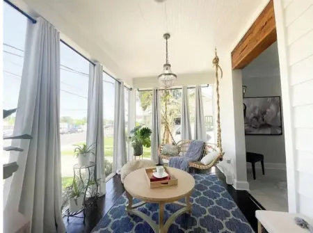 Gorgeous home 2mi to LSU - 4 bedroom/3bath