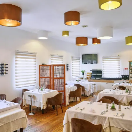 Roma Hotel Restaurant