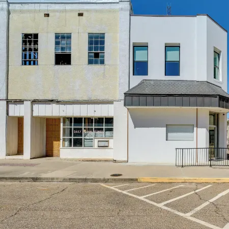 Upscale Texarkana Townhome, Walk to Downtown!