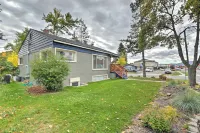 Comfy and Cozy Kalispell Home Walk to Downtown