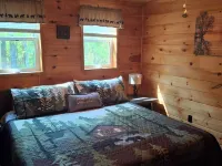 Sunrise Views Cabin with AC, Game Room & Bar Hotels in Hampden
