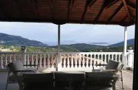 Eleftherion Comfort Living Lefkada Hotels in Ellomeno