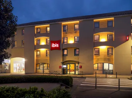 Ibis Carcassonne Centre la Cité Отели в г. Каркасон