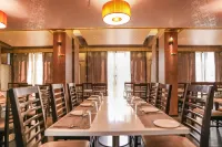 Hotel Grandeur Hotels in Valsadin piirikunta