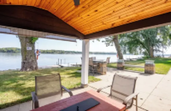 The LeClaire Driftwood Retreat on the Mississippi River!