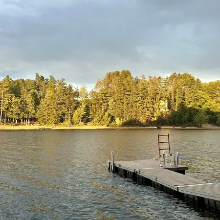 Cozy Sacandaga Lake Home, Sleeps 15, Fire Pit, Outdoor Deck, Pet Friendly!