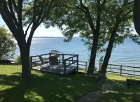 Clean & Cozy 1000 Islands Area Riverfront Home - 3 stjerner