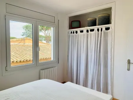 Apartment 10mins from the beach in prestigious Owner's Community Отели в г. Палафружель