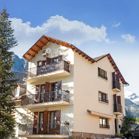 Cozy Pyrenees Getaway