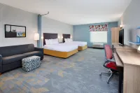 Home2 Suites by Hilton Traverse City - parking