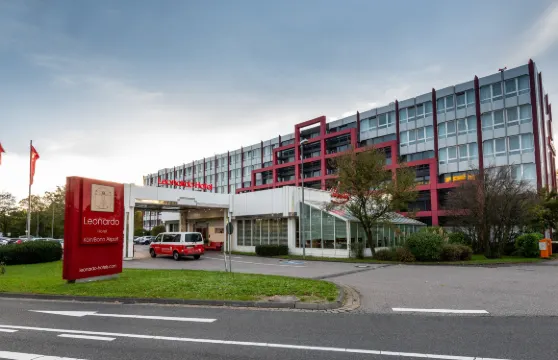 科隆波恩機場萊昂納多酒店