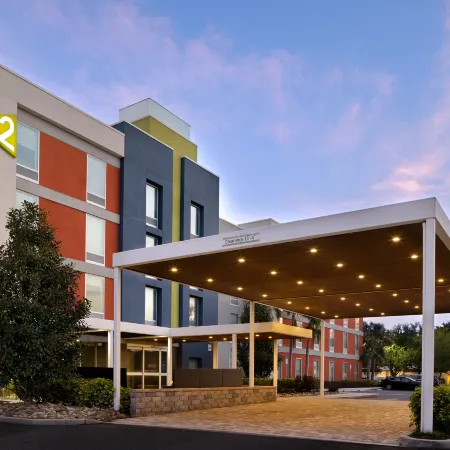Home2 Suites by Hilton Orlando/International Drive South Отели рядом с достопримечательностью «Аутлет-центр Orlando Premium Outlets»
