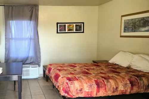 Cole Manor Motel By Oyo Love Field Market Center