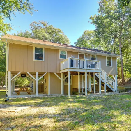 Walk to Beach & Family Fun! Emerald Isle Home
