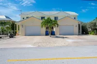 Latitude 24!  Cabana Club access, deep canal, jacuzzi, kayaks, ice machine.