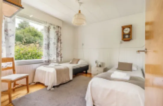 Spacious 3BR House - River View & Sauna