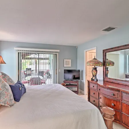 < 1 Mi to Jensen Beach: Home w/ Community Perks!