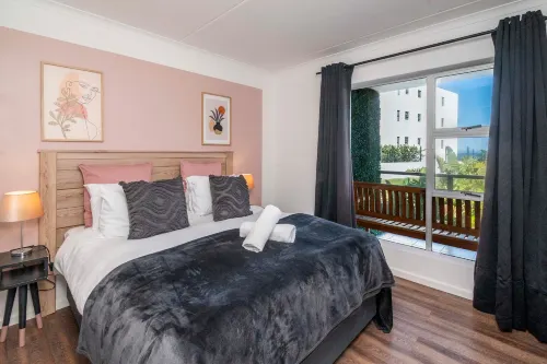 Beach Holiday Apartment - Big Bay, Cape Town