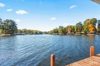 Waterfront Cabin with Firepit, Best Sunset Views. 5 Mins from DT Littleton