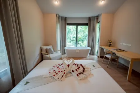 Supalai Pasak Resort Hotel and Spa Отели рядом с достопримечательностью «Wat Tan Diao»