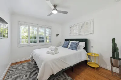 Heated Pool Oasis in la - Close to Universal Các khách sạn gần Los Encinos State Historic Park