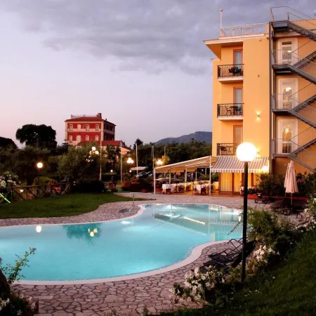 Johanna Park Hotel