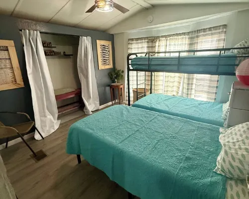 Charming 2-bedroom mobile home with WiFi and AC in Okeechobee Hôtels à : Okeechobee