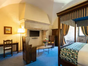 Chateau des Ducs de Joyeuse, BW Signature Collection