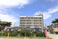 Anmyeondo Ocean Beach Motel - Beach