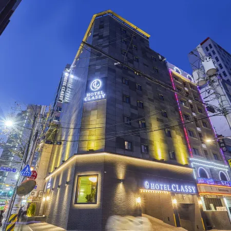 Hotel Classy Отели рядом с достопримечательностью «Публичная библиотека в районе Тобон»
