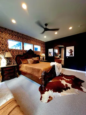 Western Mountain Getaway!  Exquisite Meet Elegance ! Hotels in Hideout