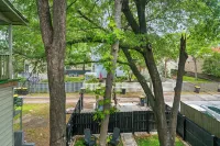 The Peach House- Near Downtown - Bungalow