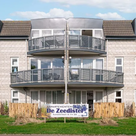 Tasteful 2-person Apartment Near the Center of De Koog