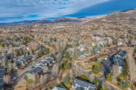 Whistler Village - Redwood 10 Condo