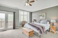 Luxe Midway Condo w/ Golf Course & Mountain Views! -  Apartamentos vacacionales